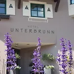 Unterbrunn & Gaestehaus 3*