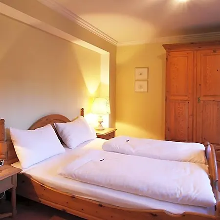 Unterbrunn & Gaestehaus 3*
