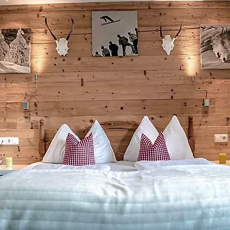 Unterbrunn & Gaestehaus 3*