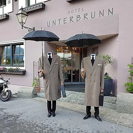 Unterbrunn & Gaestehaus 3*